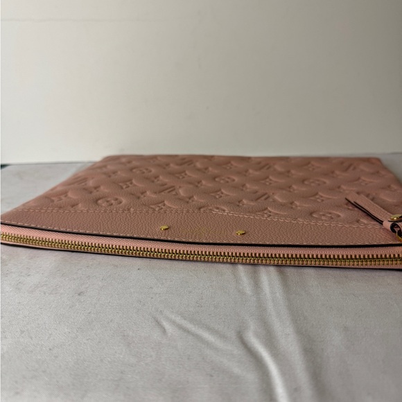 Louis Vuitton Daily Pouch Monogram Empreinte Leather - Picture 3 of 9